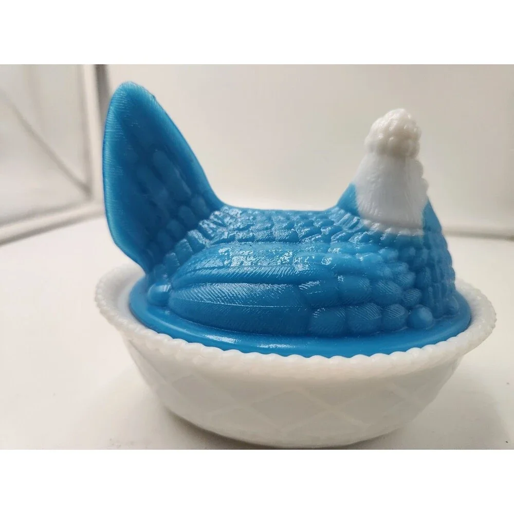 Vintage Westmoreland Blue And White Slag Glass Hen on Nest HON Chicken